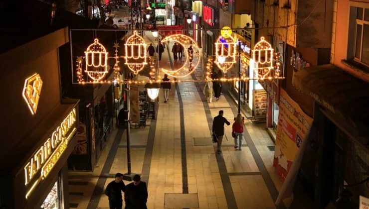 FATSA RAMAZAN IŞIKLARIYLA AYDINLANDI